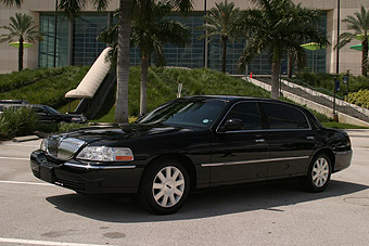 Sedans Available For Farming Out In Phoenix Mesa Az Driversnow 10 2006 Lincoln Town Car 652 4 Arizona Photo